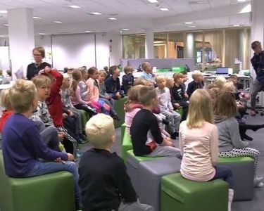 Estudiantes de una escuela en Finlandia