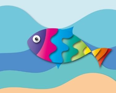 Imagen de un pez de muchos colores en el agua. Crédito: Pixabay.