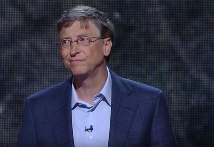 Fotografía de Bill Gates dando una charla TED